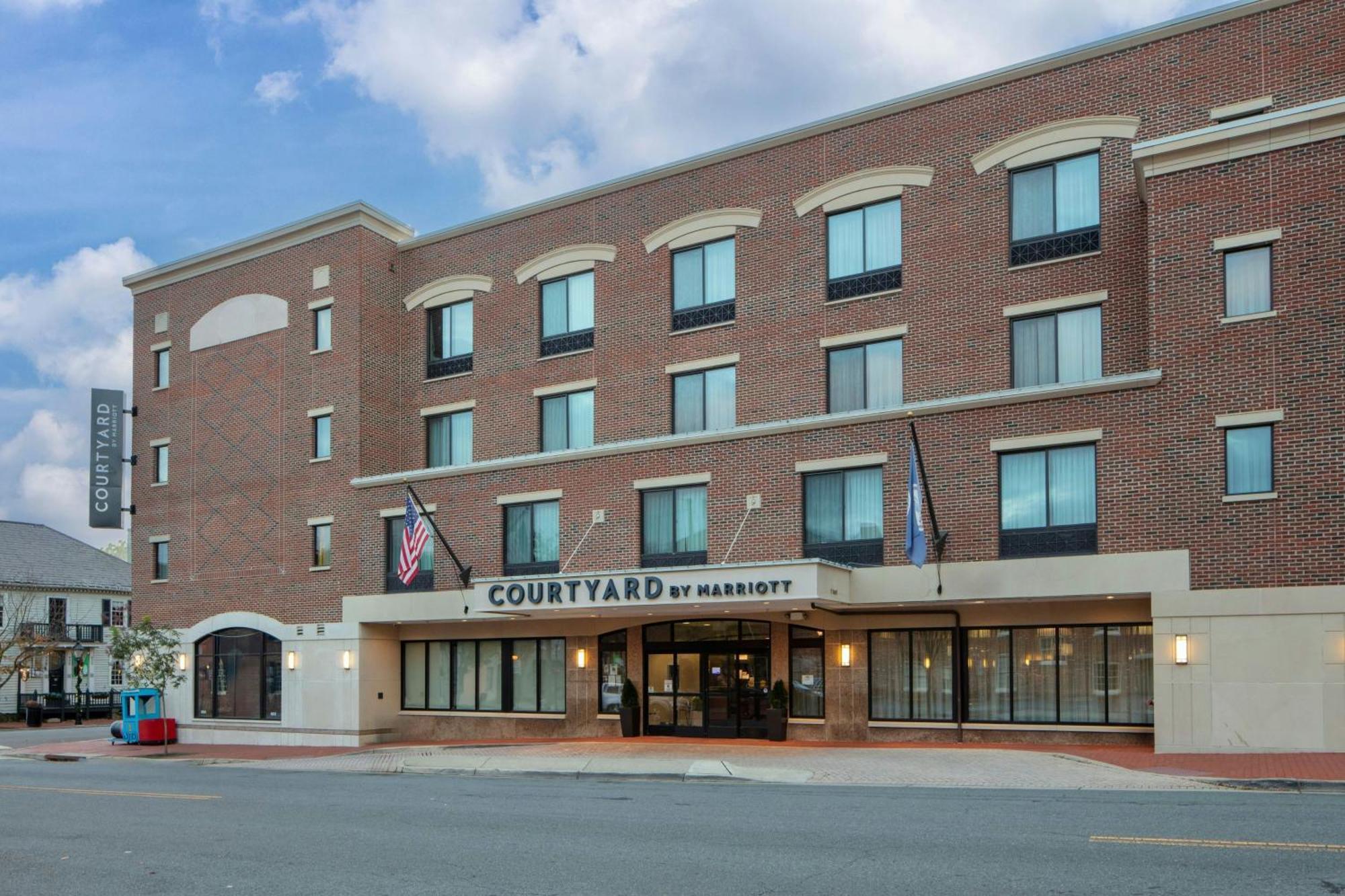 Courtyard Historic District Hotel