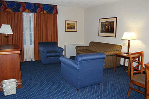 Hotel Courtyard Historic District 3*
